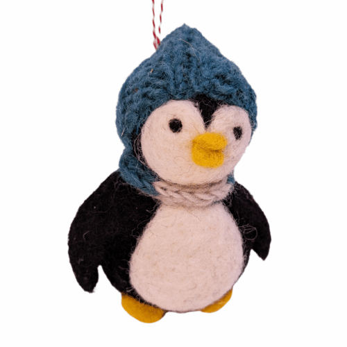 Filzhänger Pinguin mit blauer Mütze