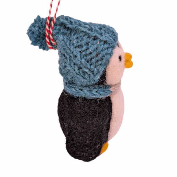 Filzhänger Pinguin mit blauer Mütze